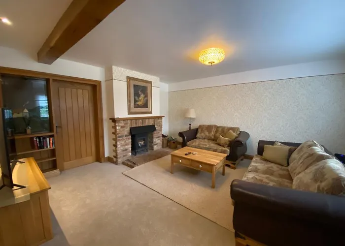 Mulberry Cottage Near Goodwood